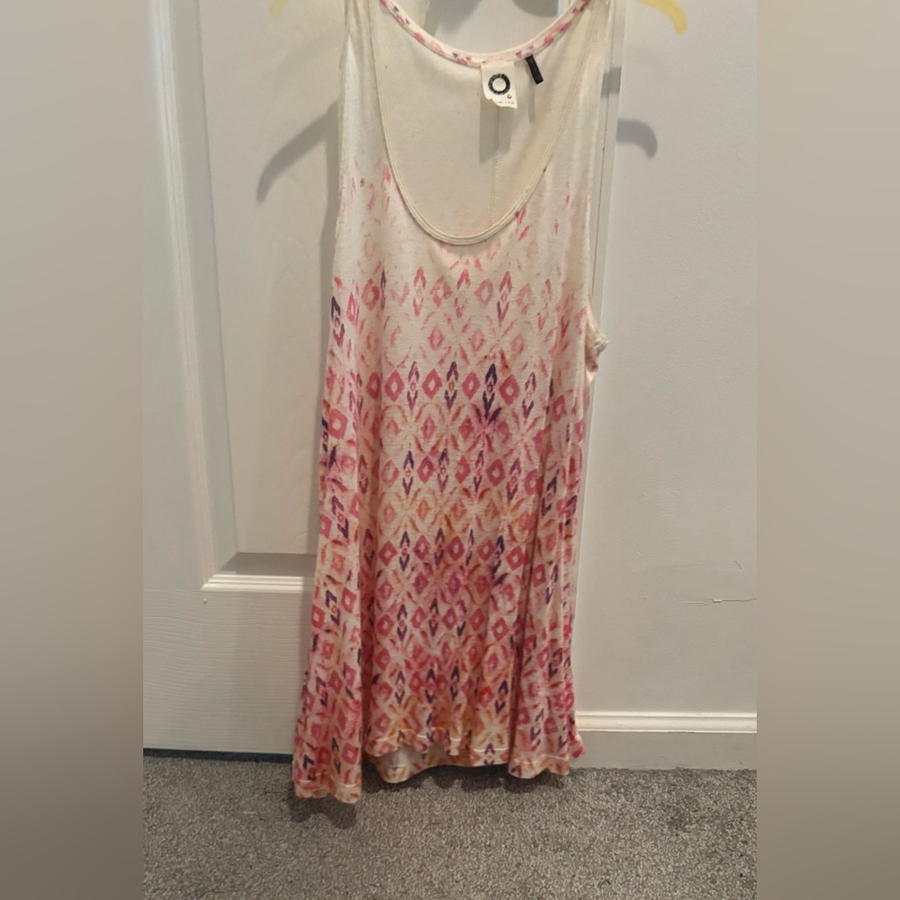 Anthropologie Akemi + Kin White and Pink Tunic Top
